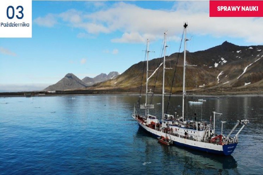 Two training vessels instead of one research vessel